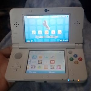 Nintendo New 3DS - Super Mario White Edition